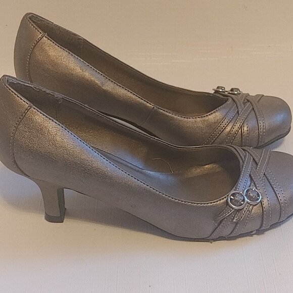 STEVE MADDEN Silver Metallic Pumps Women's Size 8.5 High Heels - Picture 2 of 5